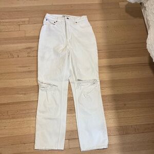 Abercrombie Curve Love 90s Straight Ultra High Rise  white jeans- rips at knees